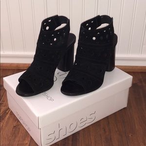 Topshop NUVO Lasercut Sandals in Black